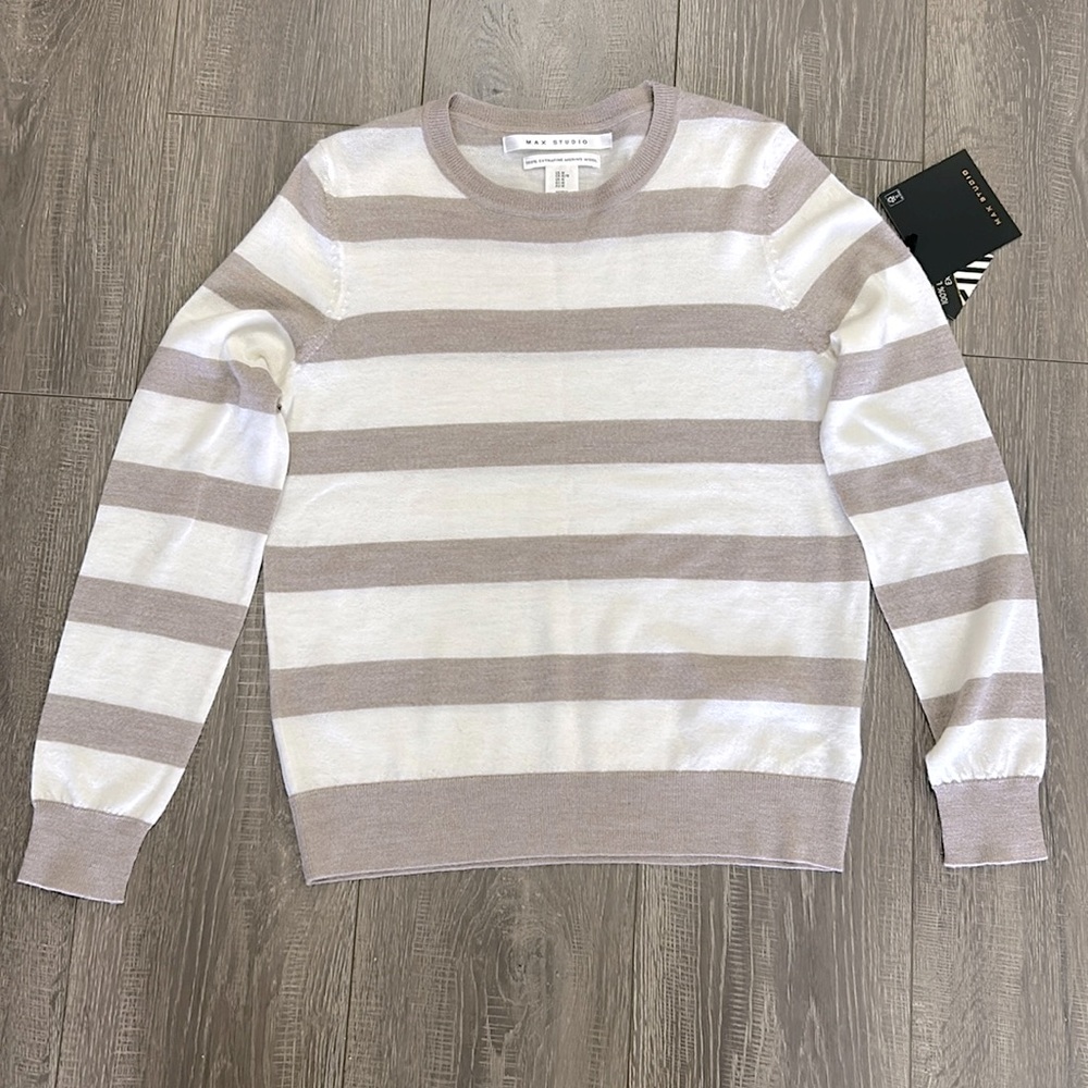 Max studio women’s merino wool sweater size M